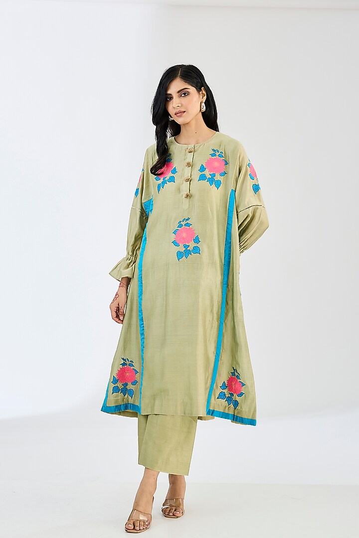 Green Chanderi Applique Work Kurta Set by Made in Pinkcity at Pernia's Pop Up Shop
